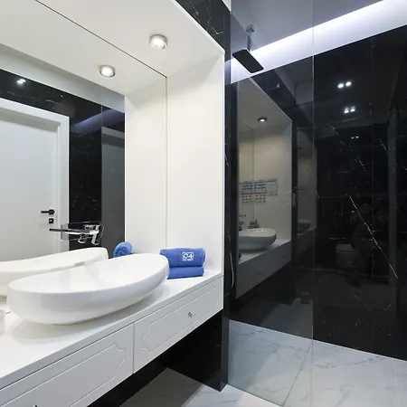호텔 Aura By Q4apartments 4*
