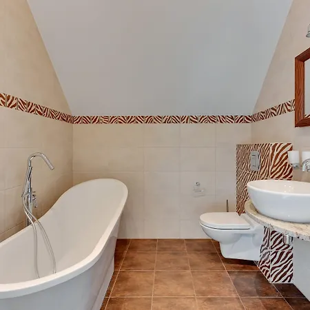 Hotel Aura By Q4apartments 5*