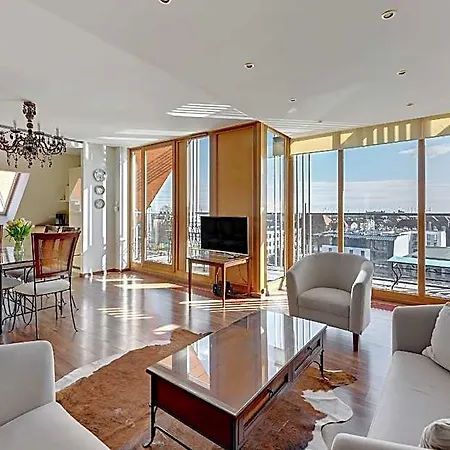 Hotel Aura By Q4apartments 4*