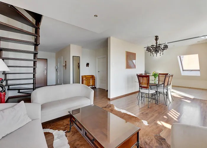 Aura By Q4apartments