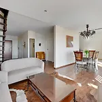 Aura By Q4apartments